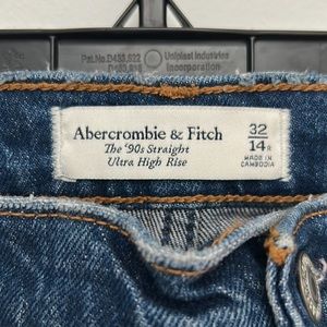 Abercrombie 90s Straight Ultra High Rise